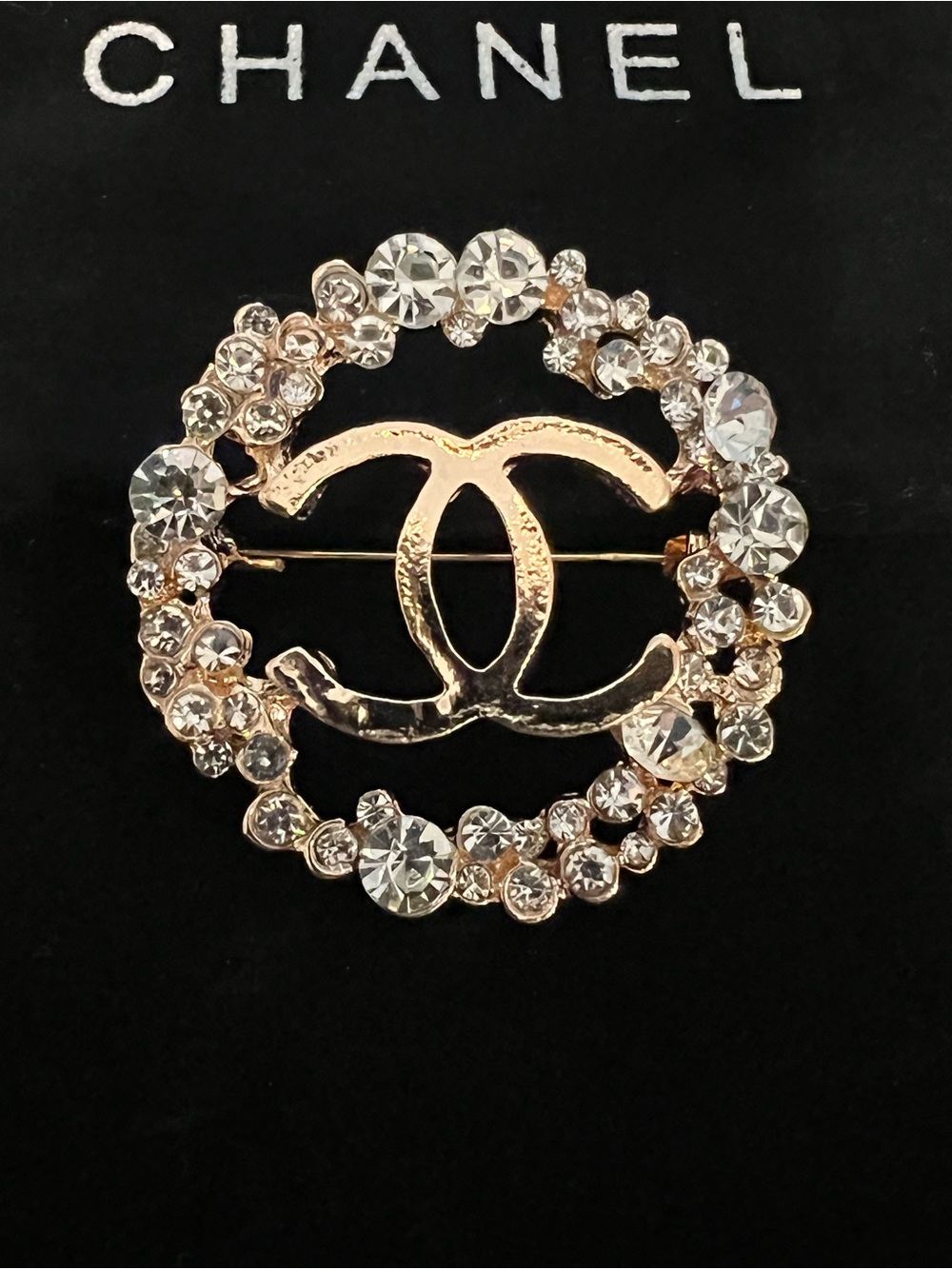 CHANEL Gold Crystal CC Wreath Brooch - Gold